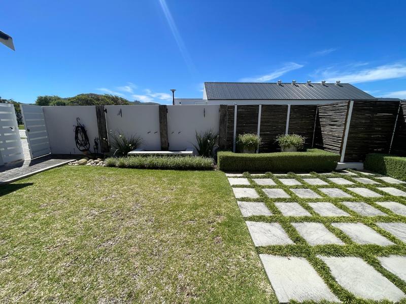 To Let 2 Bedroom Property for Rent in Keurbooms Western Cape